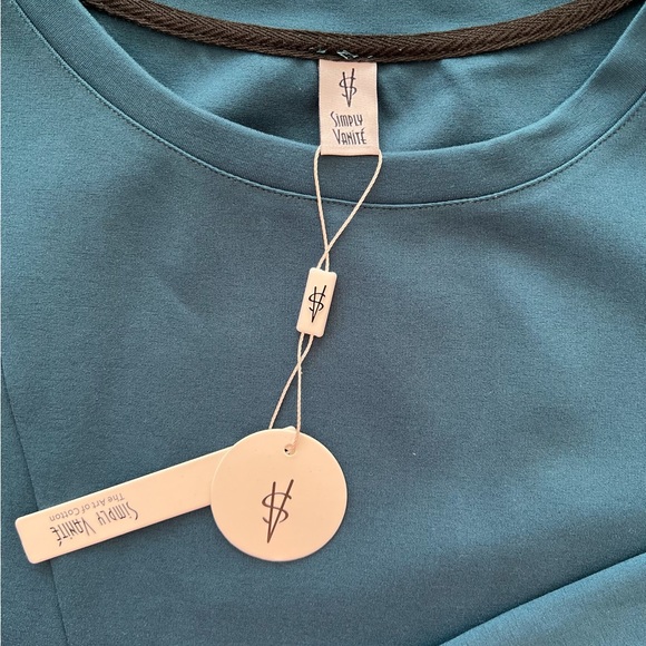 NWT Simply Vanité Vanite Couture Teal Blue Top, Flower Rosettes, OS - Picture 5 of 6